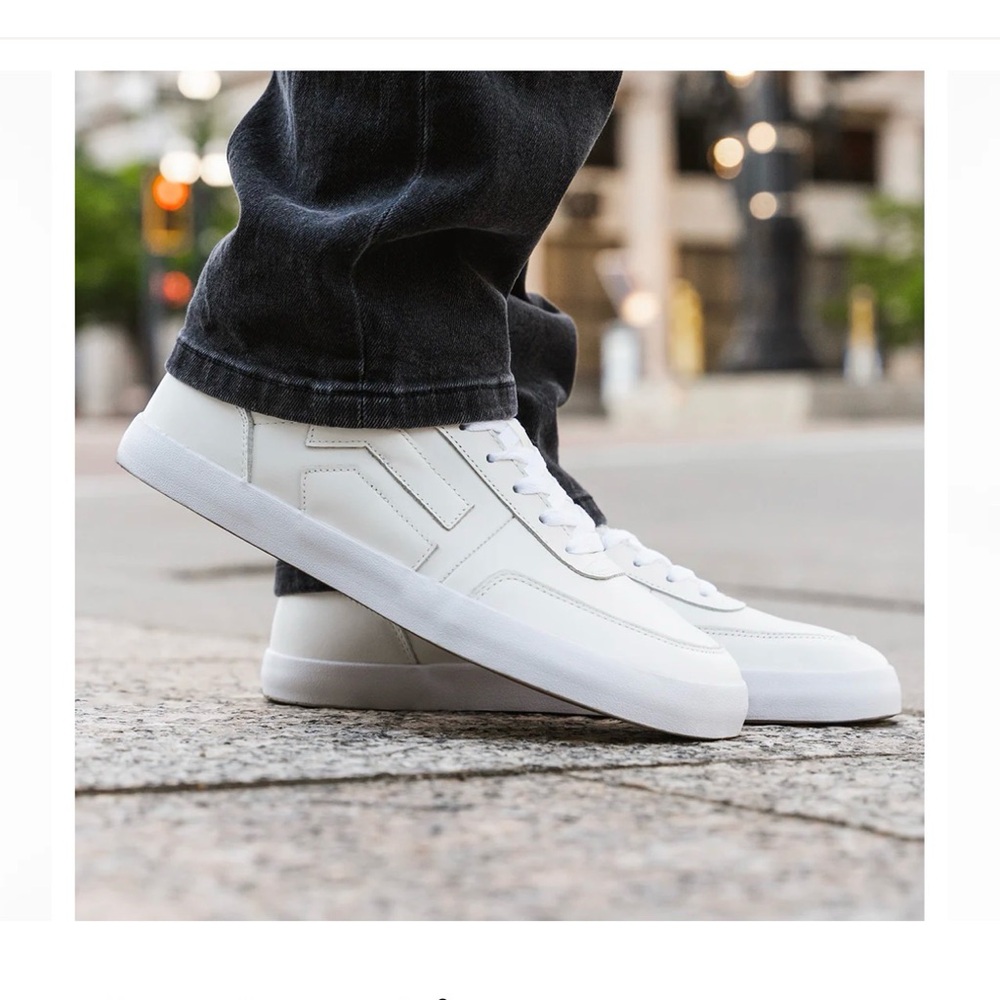 Splay Women’s White Casual Sneakers
